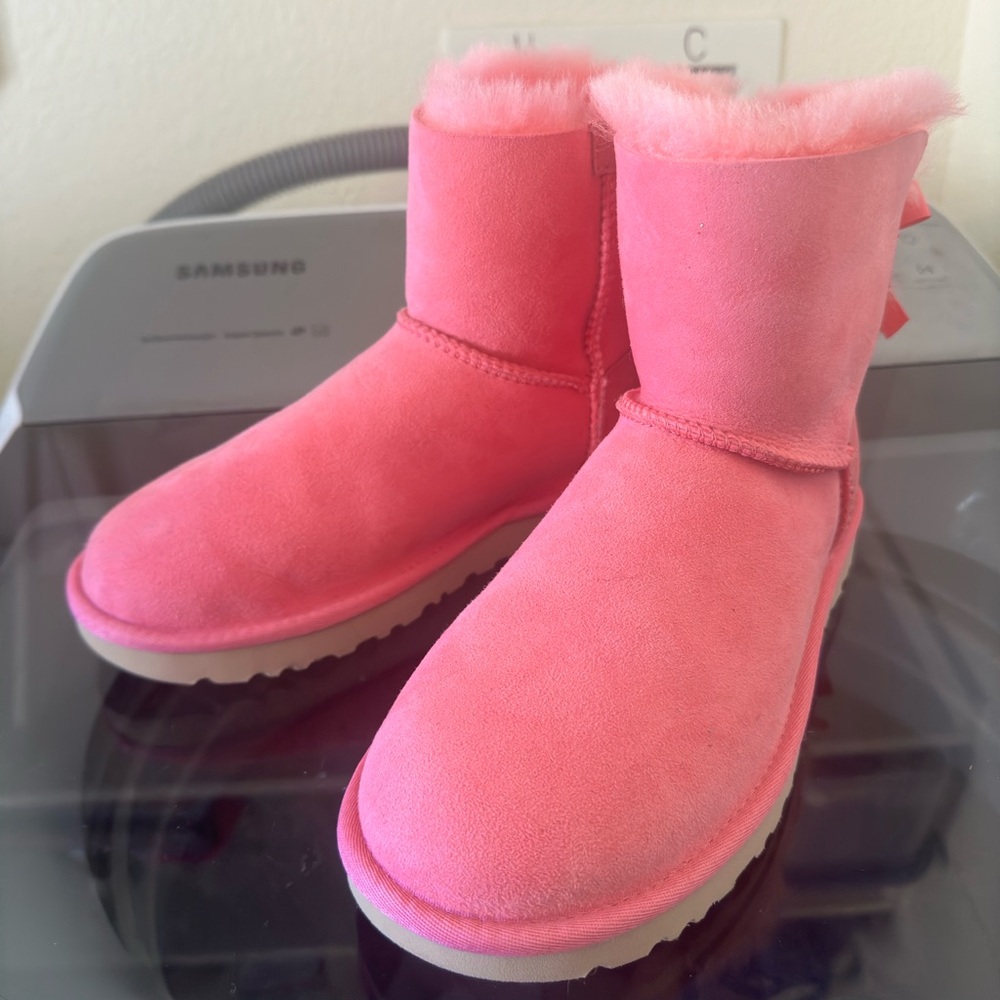 Pink uggs